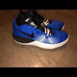 Nike KYRIE Flytrap